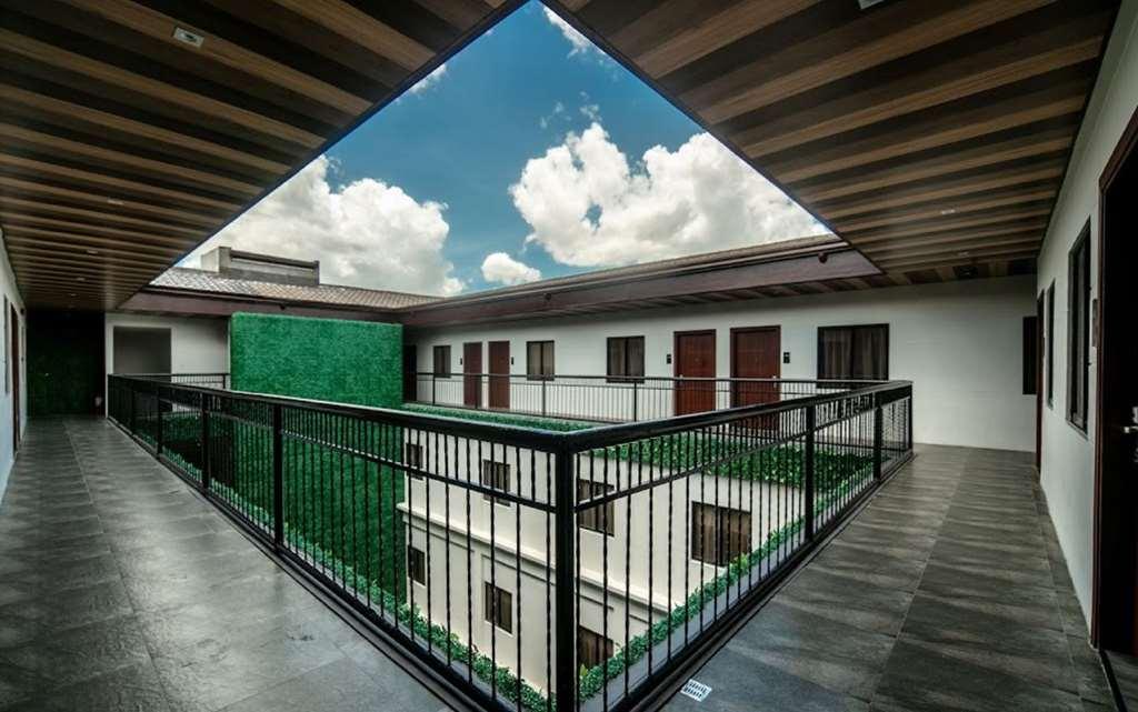 Hotel Surestay By Western Ac Luxe 4*
